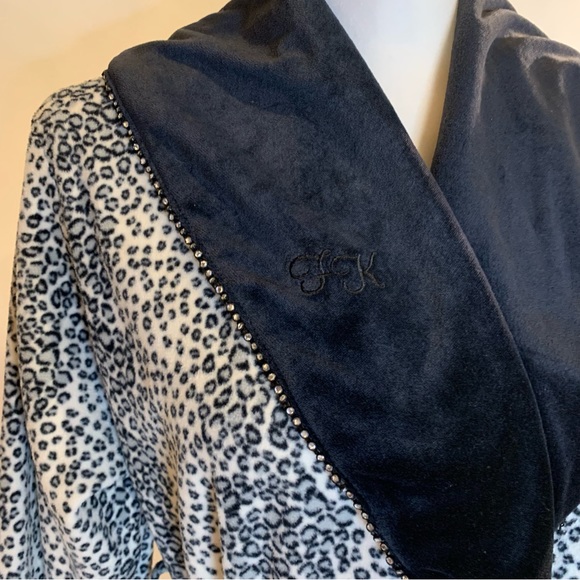 French Kitty Long Sleeved Robe with Waist Tie Size Large - Picture 2 of 16